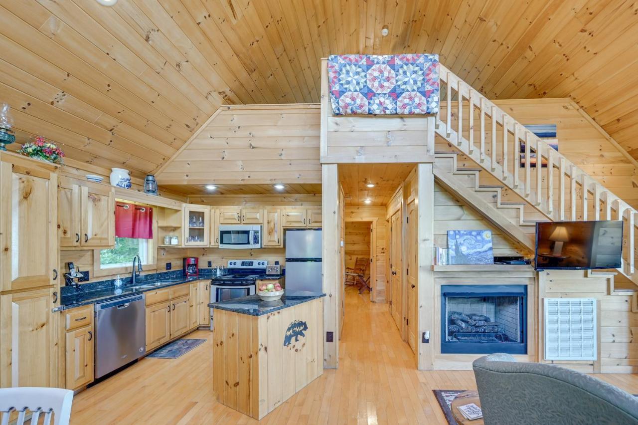 Warm And Cozy Cabin With Deck On Top Of The Blue Ridge Fancy Gap Exterior foto