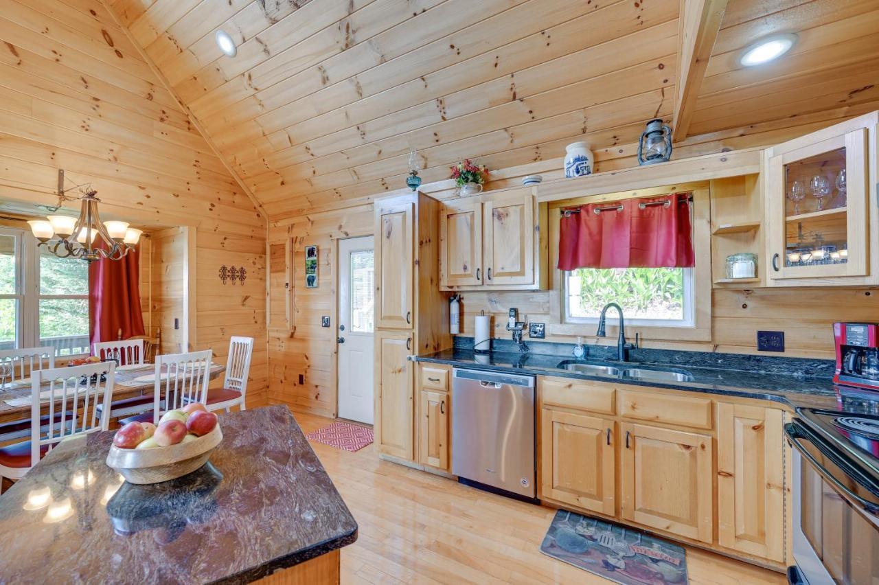 Warm And Cozy Cabin With Deck On Top Of The Blue Ridge Fancy Gap Exterior foto