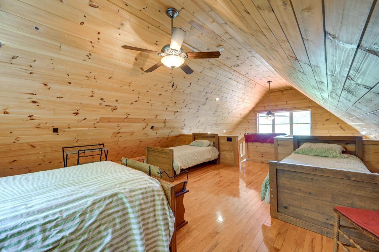 Warm And Cozy Cabin With Deck On Top Of The Blue Ridge Fancy Gap Exterior foto